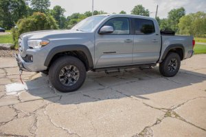 Toyota Tacoma Side Steps - Fishbone Offroad - 4-Inch Drop Step - Black - `05-`23